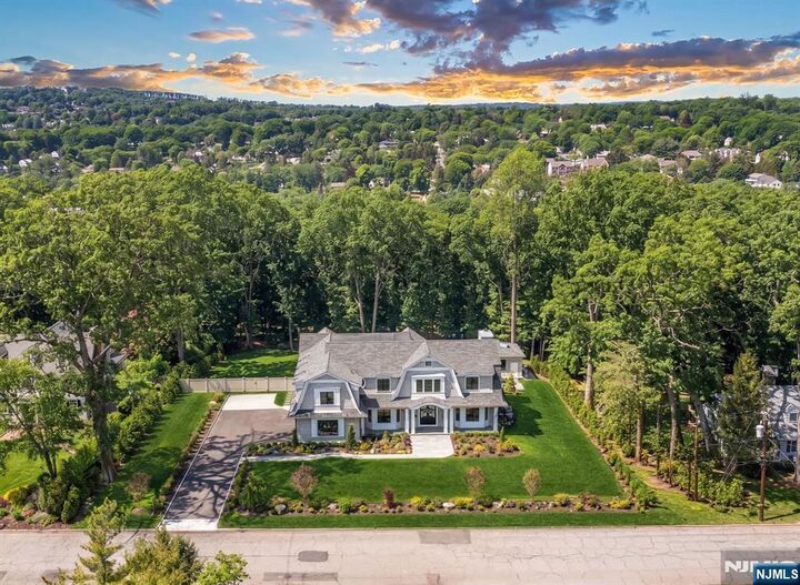 Property Photo:  396 Knollwood Road  NJ 07450 