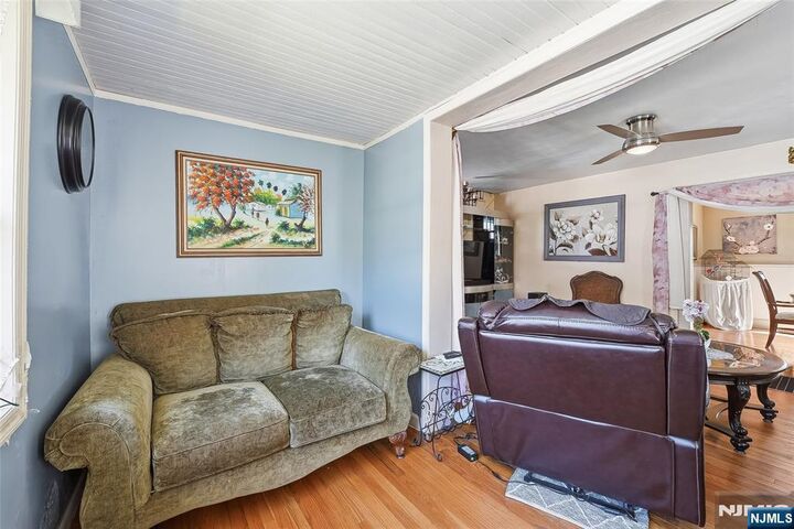 Property Photo:  52 Harcourt Avenue  NJ 07621 