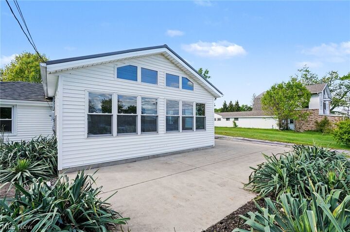 Property Photo:  1446 Jersey Street  OH 44429 