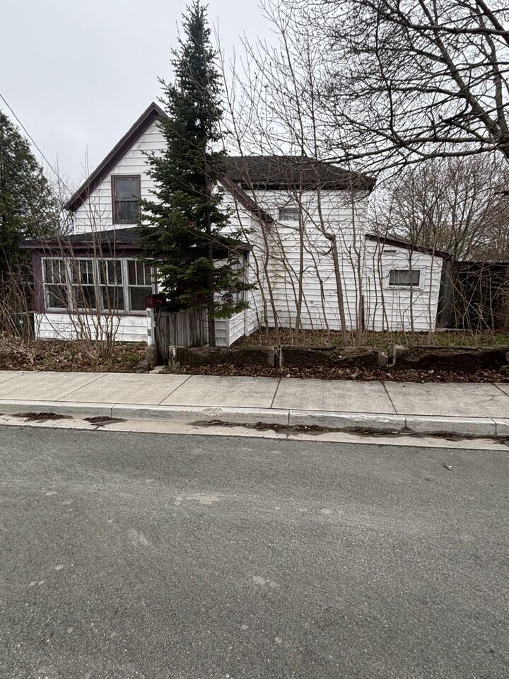 Property Photo:  18 Minto Street  NS B2A 2R6 
