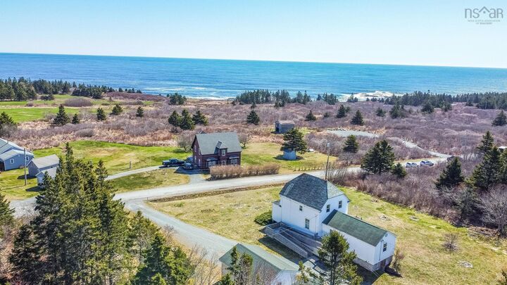 12 Lighthouse Road — photo 1