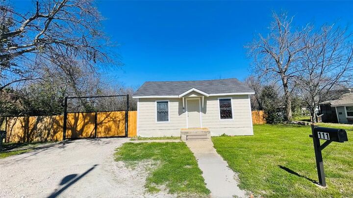 Property Photo:  111 Rousseau Street  TX 75165 