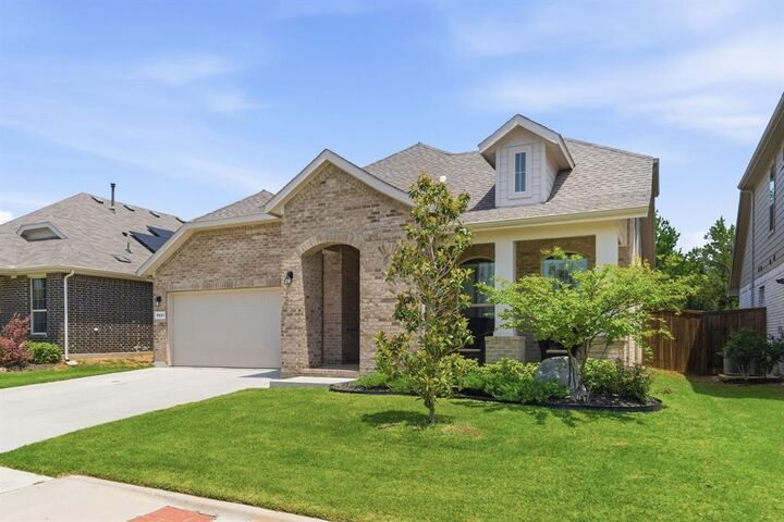 Property Photo:  5621 Round Hill Road  TX 76210 