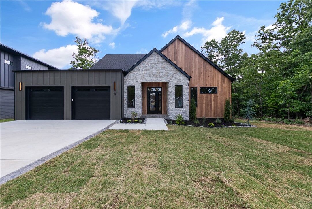 Property Photo:  13 Hermitage Lane  AR 72715 