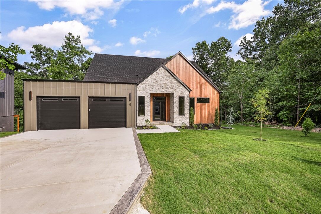 Property Photo: 13 Hermitage Lane AR 72715