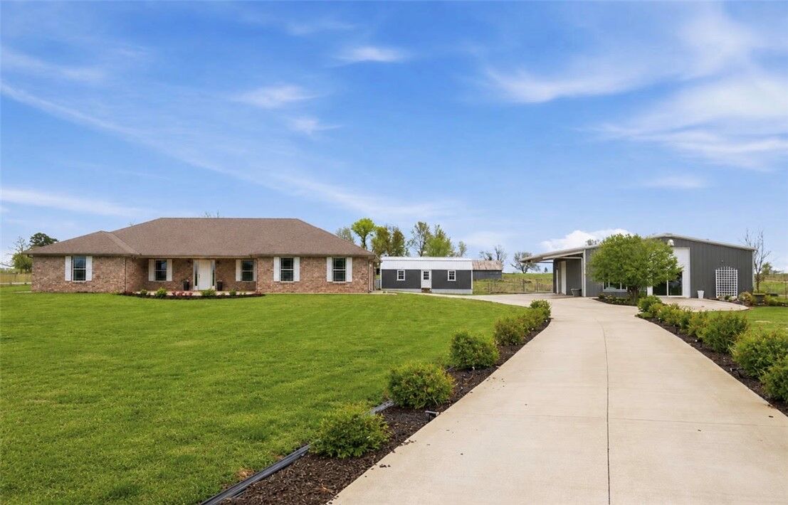 Property Photo:  562 Rheas Mill Road  AR 72730 
