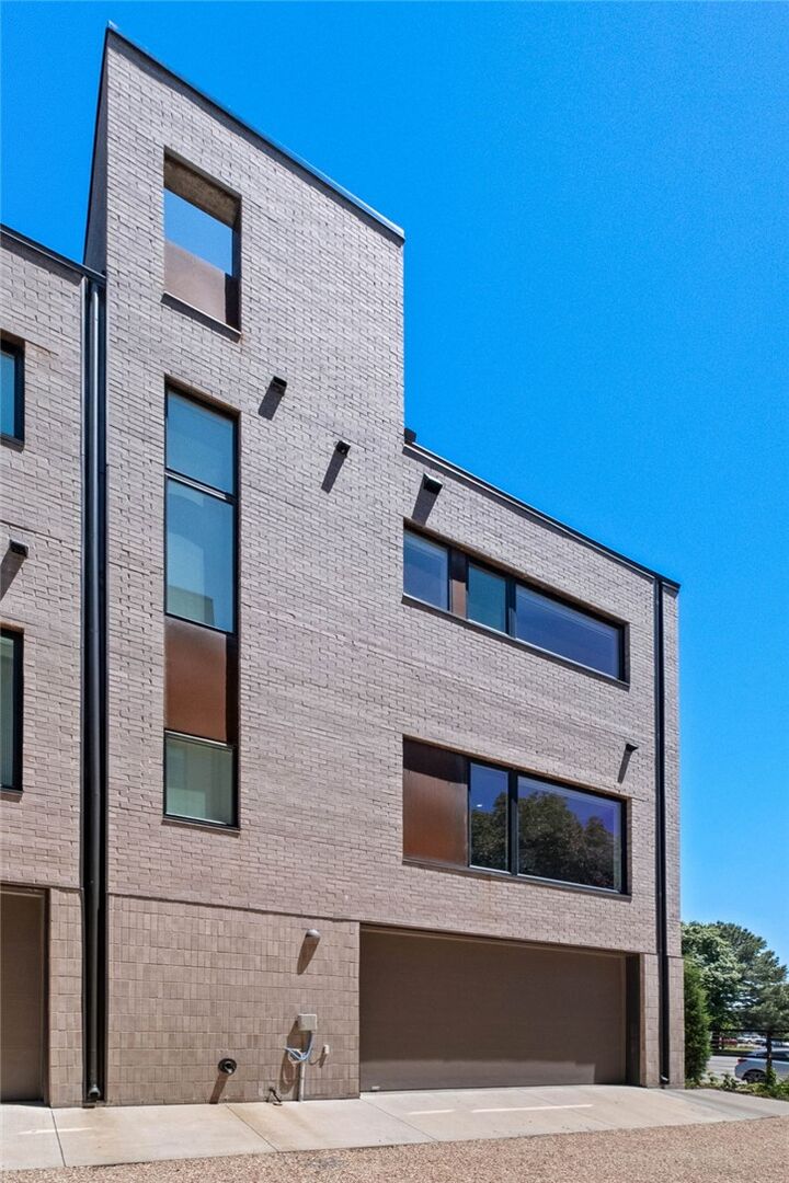 Property Photo:  416 SE G Street  AR 72712 