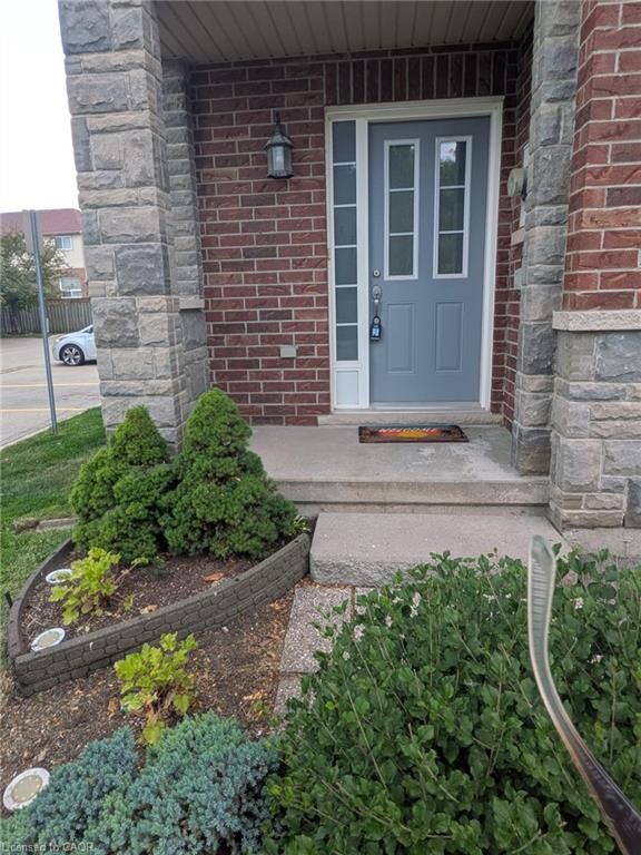Property Photo:  40 Dartmouth Gate 17  ON L8E 0C4 