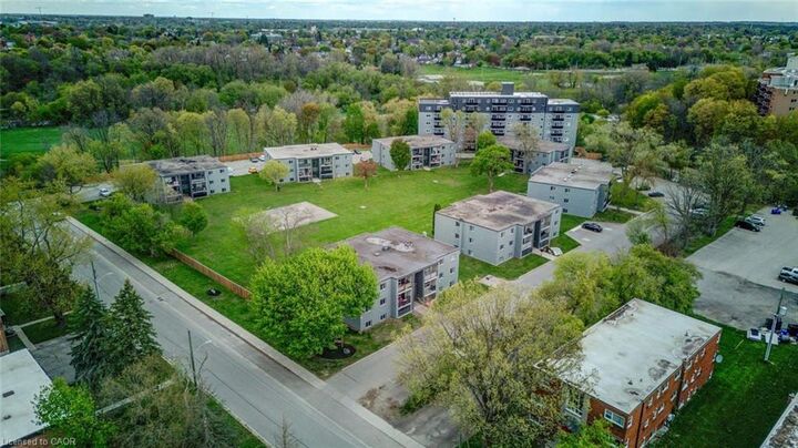 Property Photo:  90 King Edward Avenue 10  ON N5Z 3S9 