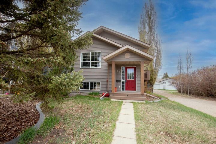 Property Photo:  56 Country Ridge Close  AB T4L 2H1 