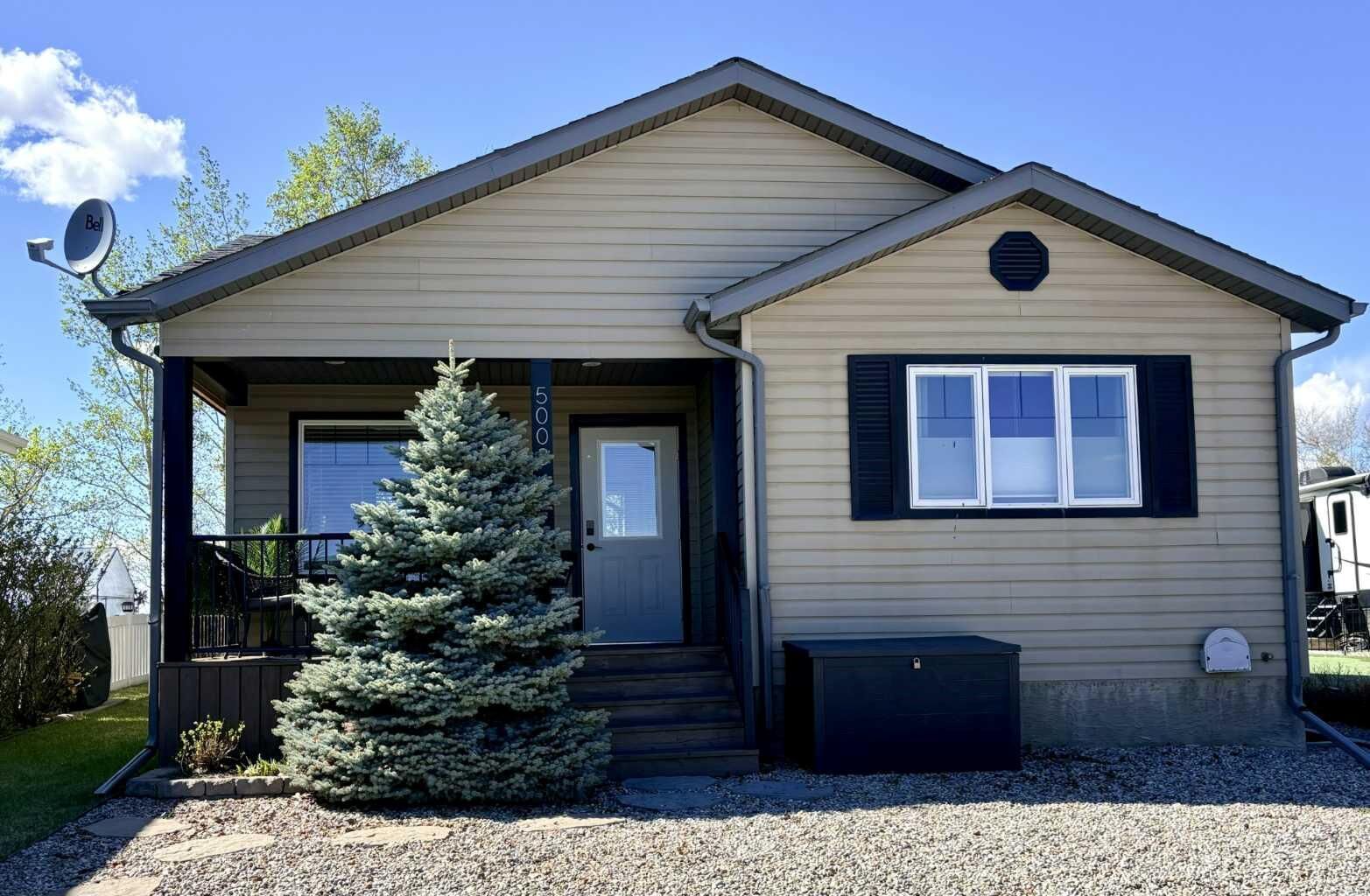 Property Photo:  35468 Range Road 30 5003  AB T4G 0M3 