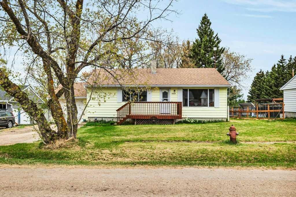 Property Photo:  4809 32 Street  AB T0C 2C0 