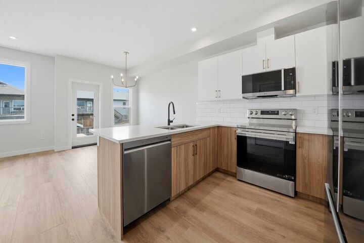Property Photo:  5 Pinnacle Close  AB T4M 0M3 