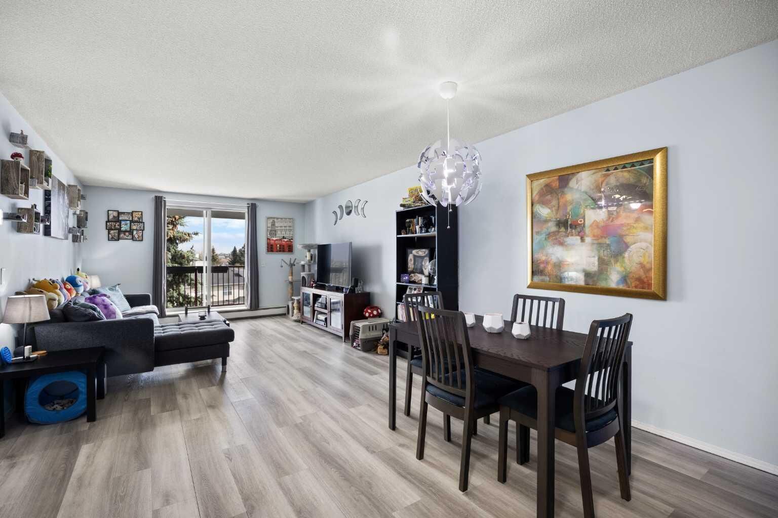 Property Photo:  9 Country Village Bay NE 412  AB T3K 5J8 