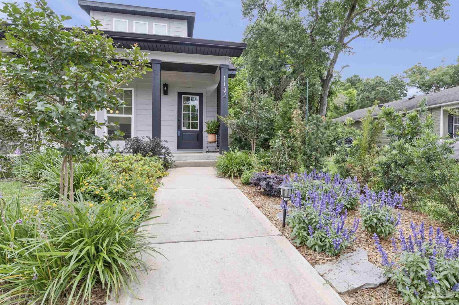 Property Photo:  1132 N I St  FL 32501 