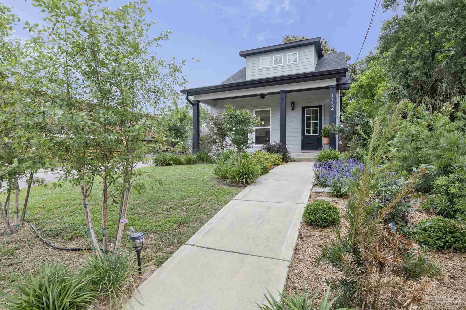 Property Photo: 1132 N I St FL 32501