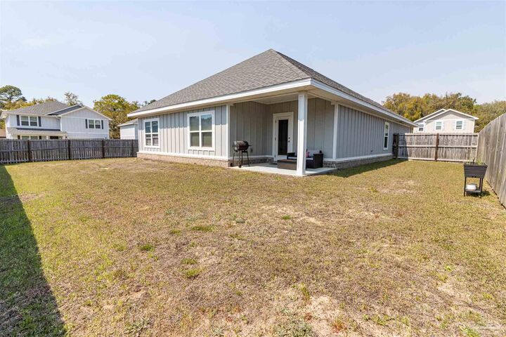 Property Photo: 3172 Heritage Oaks Cir FL 32566