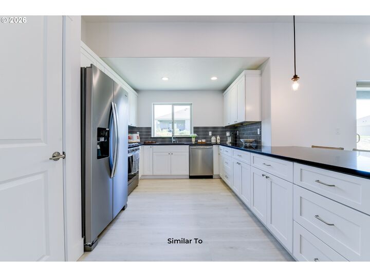 Property Photo:  217 SW Cardinal Dr 91  OR 97818 