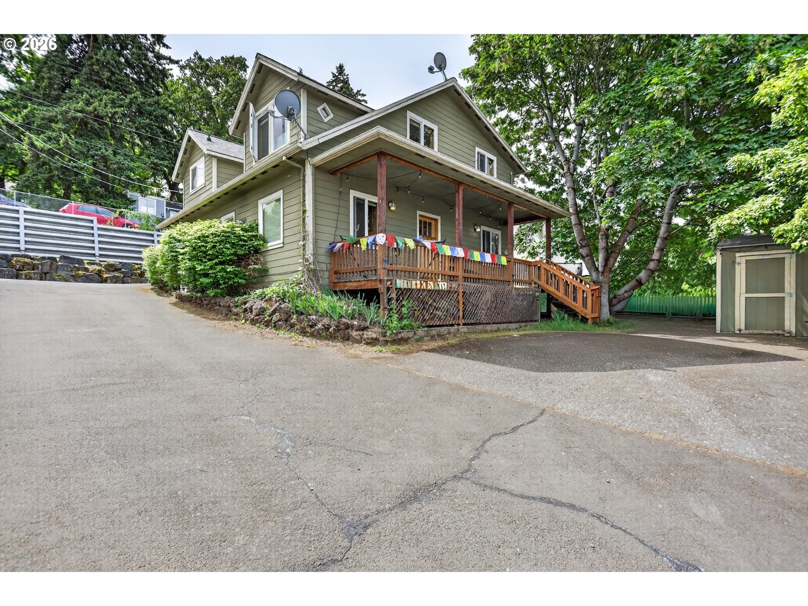 Property Photo:  921 Eugene St  OR 97031 
