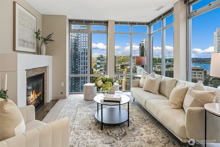 Property Photo:  819  Virginia Street 2902  WA 98101 