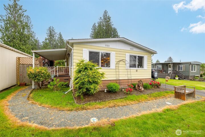 Property Photo:  920  Maple Lane 6  WA 98284 