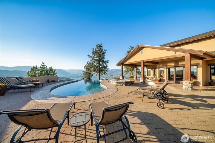 Property Photo:  300  Hawks Ridge Road  WA 98816 