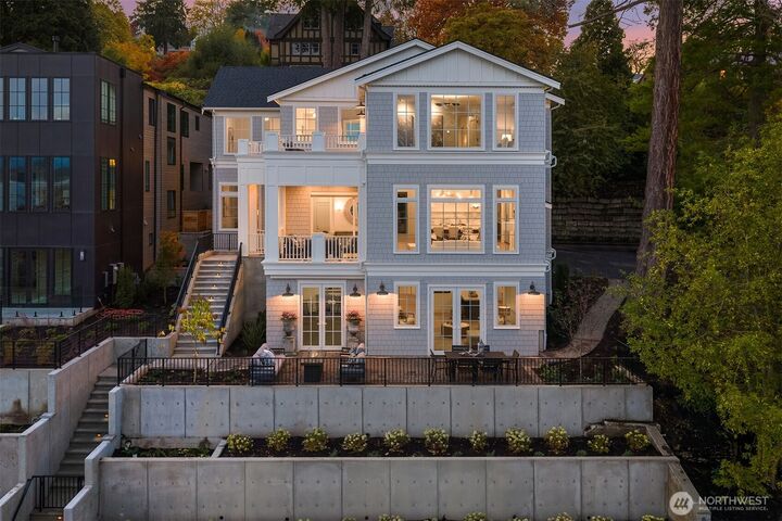 Property Photo:  1031  McGilvra Blvd East  WA 98112 