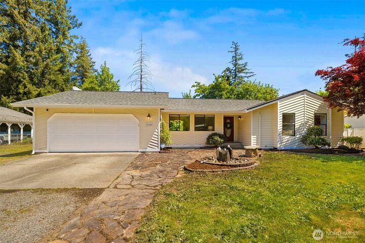 Property Photo: 16020 SE 322nd Street WA 98092