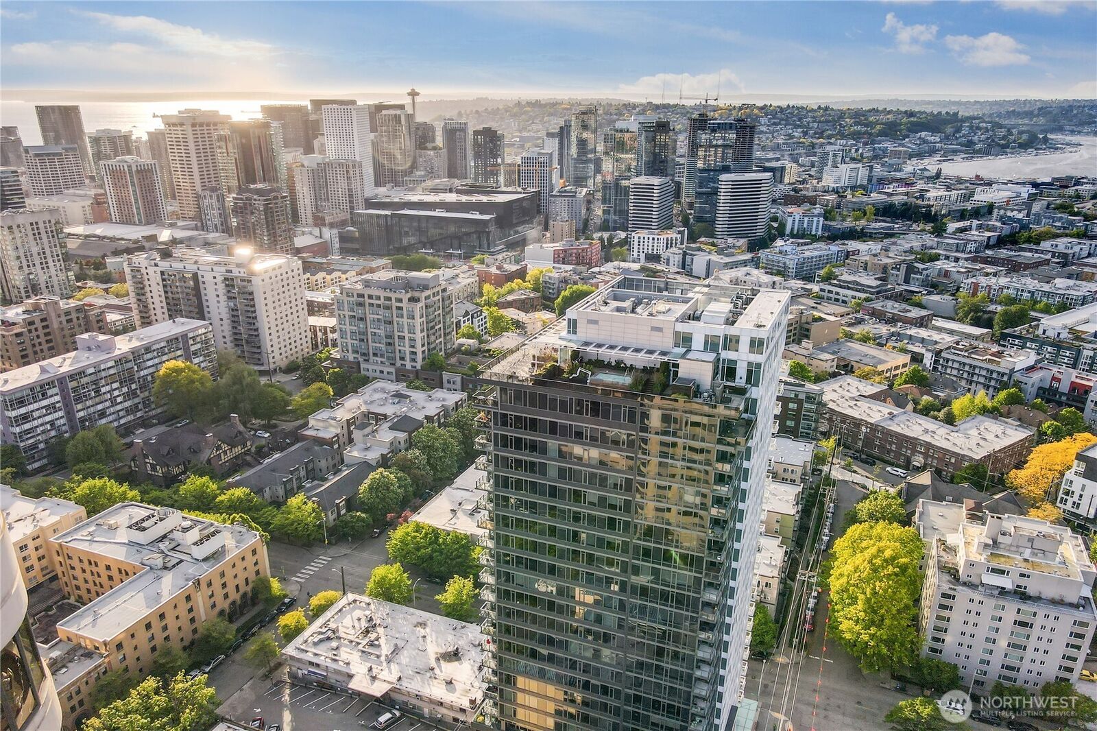 Property Photo: 1321 Seneca Street 1303 WA 98101