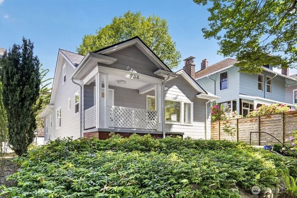 Property Photo: 954 19th Avenue E WA 98112