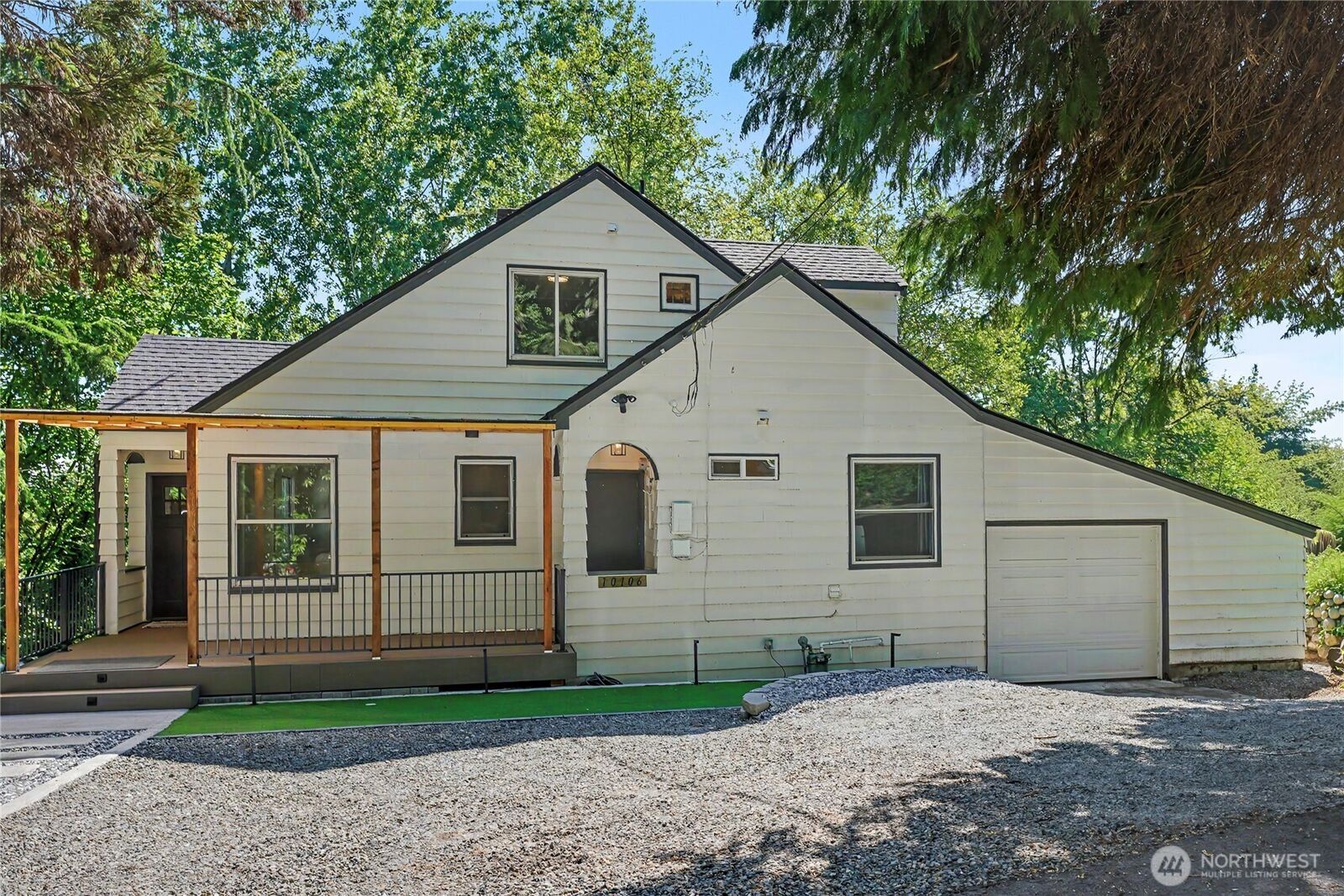 Property Photo:  10106  16th Avenue S  WA 98168 