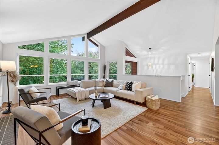 Property Photo:  7511  43rd Avenue NE  WA 98115 