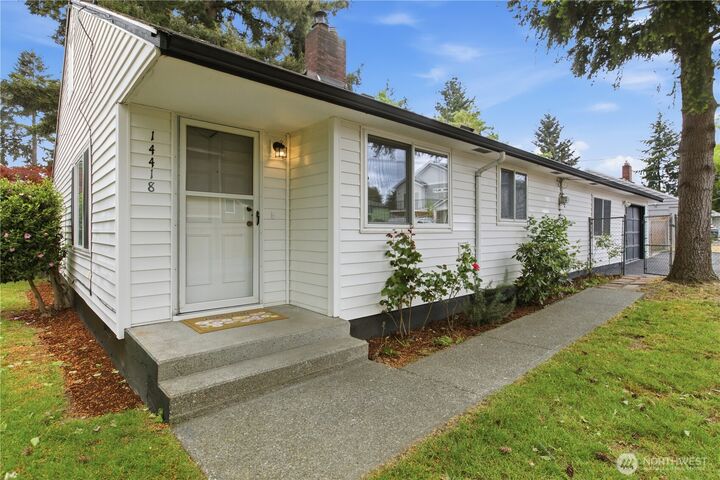 Property Photo:  14418  26th Court S  WA 98168 