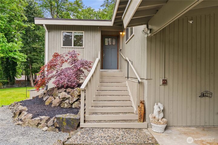 Property Photo:  17022  190th Avenue E  WA 98058 