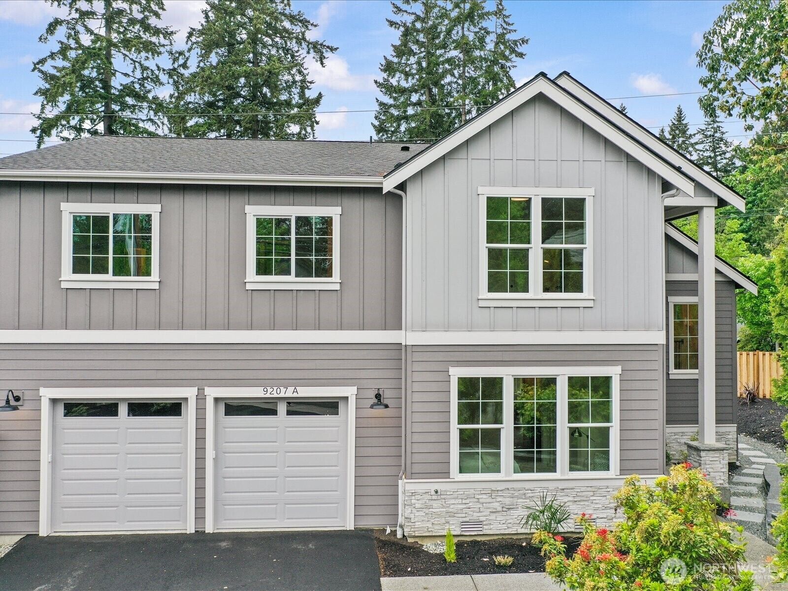 Property Photo:  9205 NE 175th Street A  WA 98011 