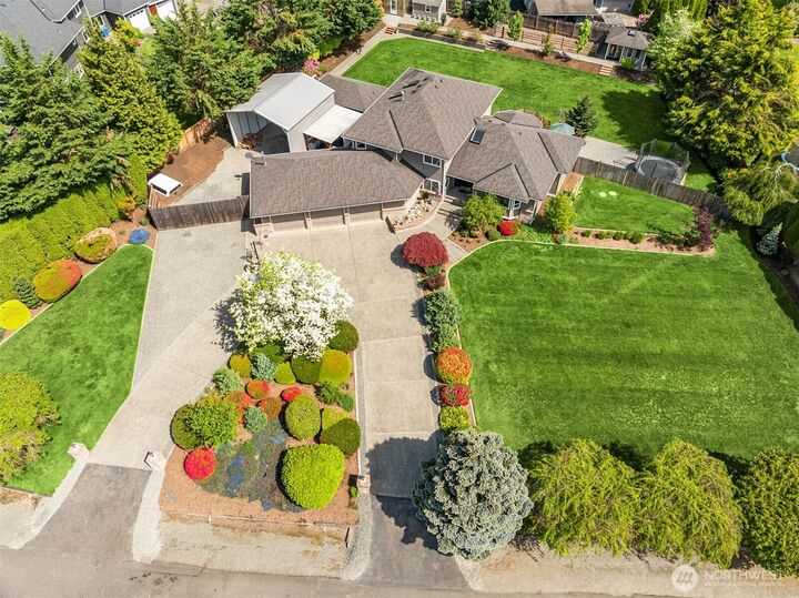 Property Photo: 21118 SE 137th Place WA 98027