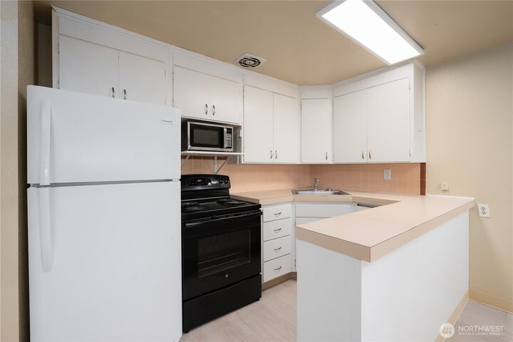 Property Photo:  7902  27th Street W  WA 98466 