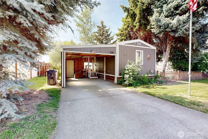 Property Photo:  968 NE Empire Street  WA 99324 