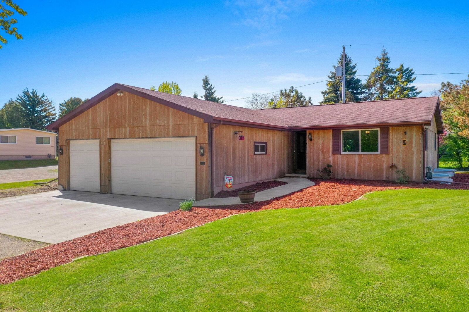 Property Photo: 1842 N Oakwood Road WI 54904-8445