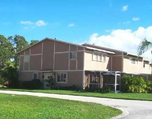 Property Photo: 65 Maplecrest Circle FL 33458