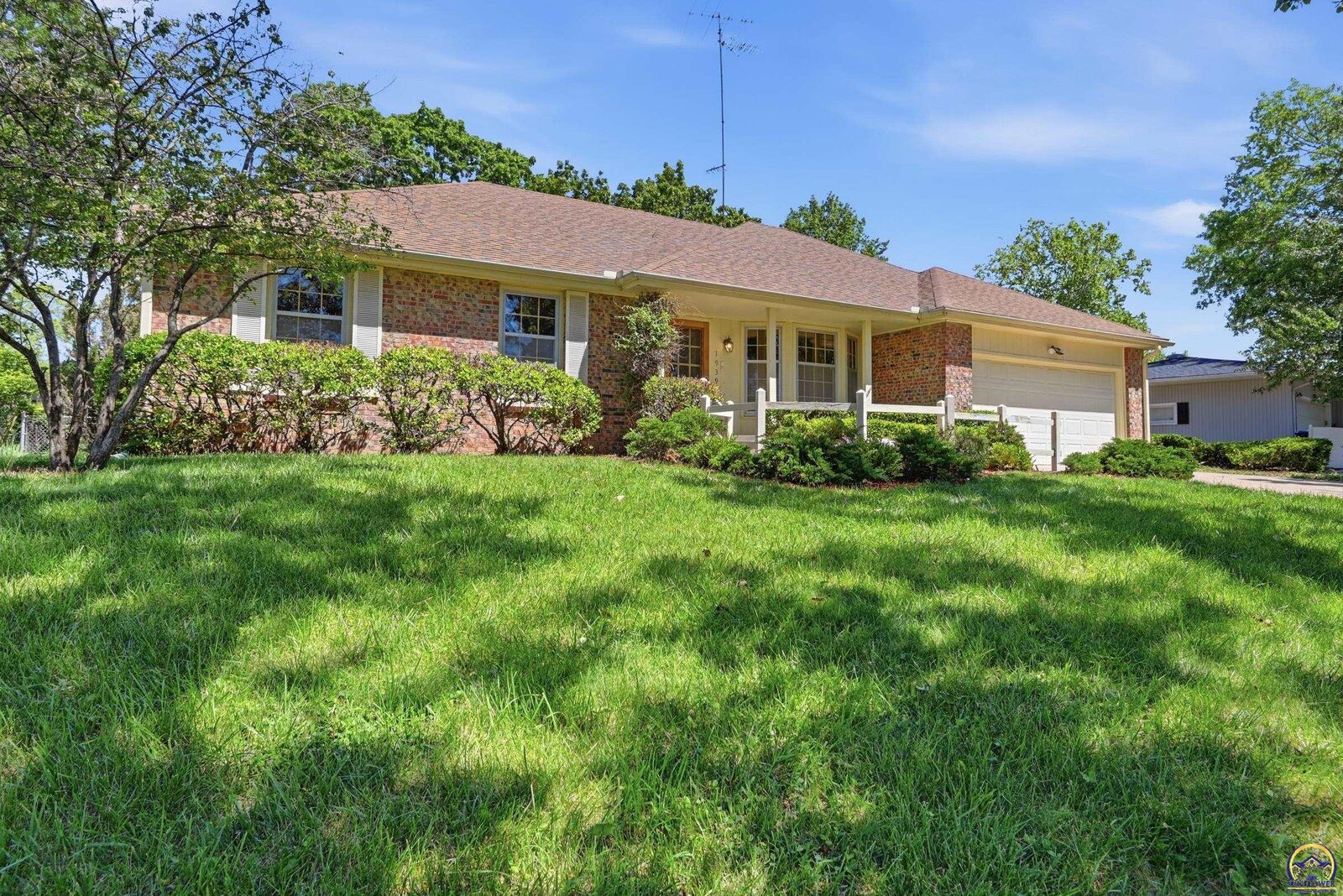 Property Photo:  1939 SW Belle Ave  KS 66604 