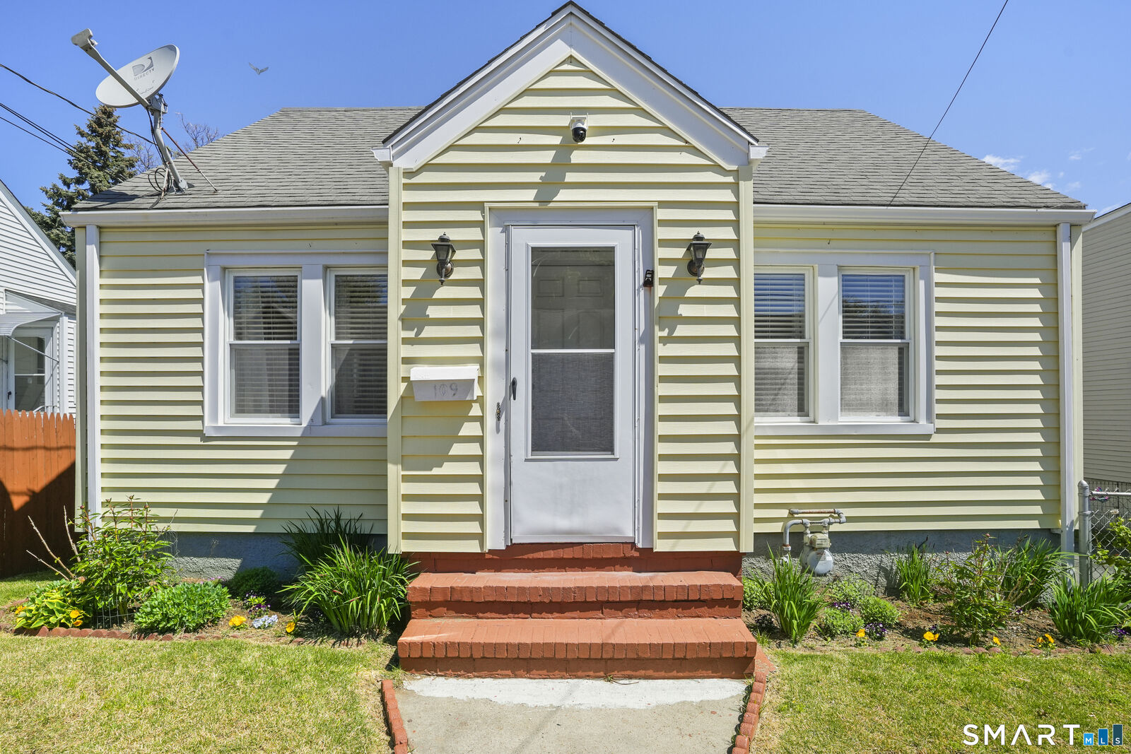 Property Photo:  109 Harvey Street  CT 06610 