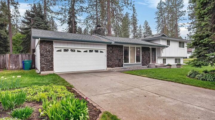 Property Photo: 10624 N Humboldt Dr WA 99218