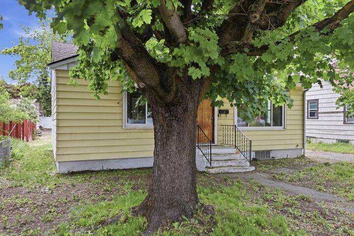 Property Photo:  5418 N Monroe St  WA 99205 