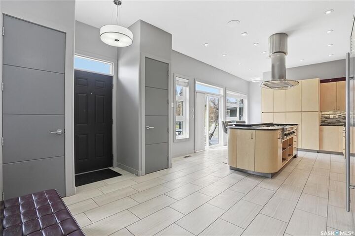Photo de la propriété:  201 Adelaide Street E  SK S7J 0H5 