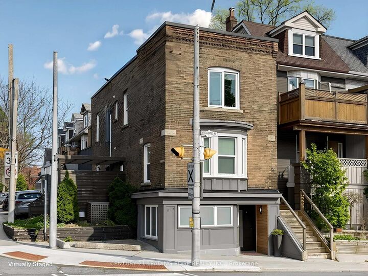 Property Photo:  679 Woodbine Avenue E 2nd Flr  ON M4E 2J3 