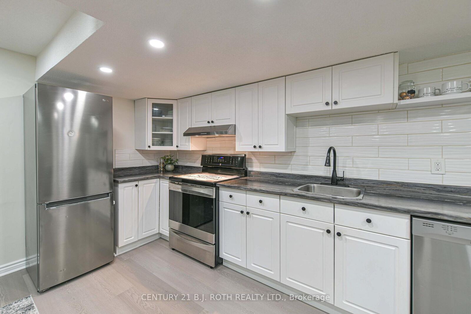 Property Photo: 4 Lister Drive ON L4N 0L5