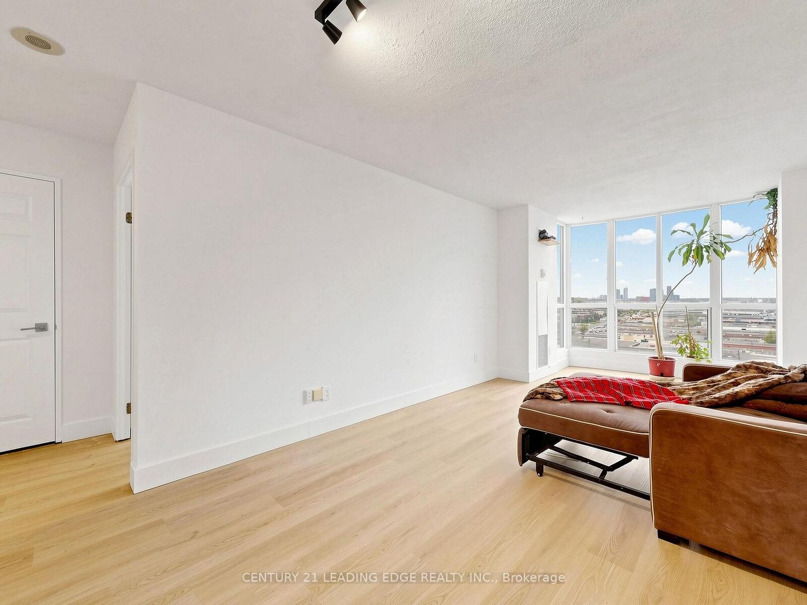 Property Photo:  1470 Midland Avenue 1103  ON M1P 3B9 