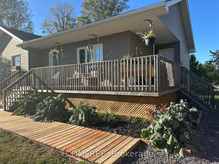 Property Photo: 140 Russett Drive ON K7S 3G8