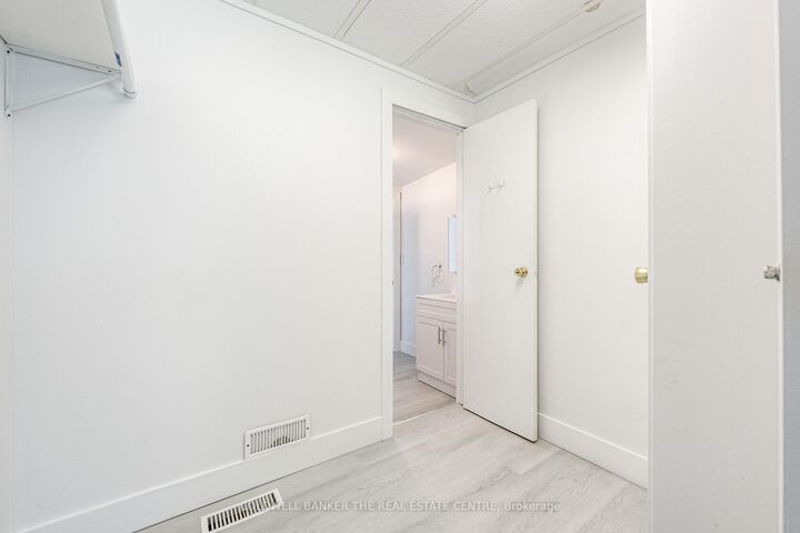 Property Photo: 17 Linden Lane ON L9S 1P4